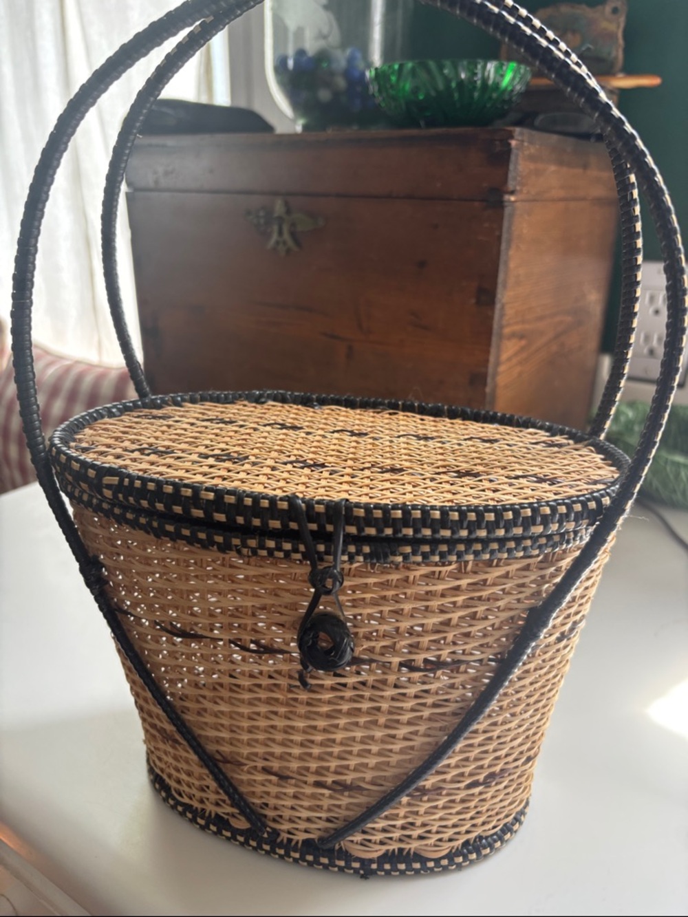 Hand woven Tommy Bahama basket bag. - Picture 5 of 7